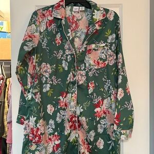 Cupcakes & Cashmere Green Floral Blouse